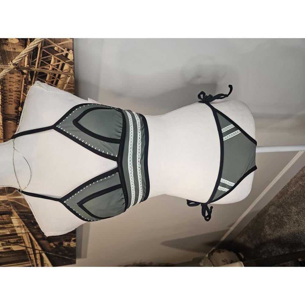 Set of 2 Bikini Sets - Stylish Swimwear - Picture 5 of 11